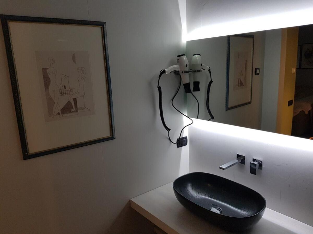 Chocolat La Mairie Apartment Omegna Room photo